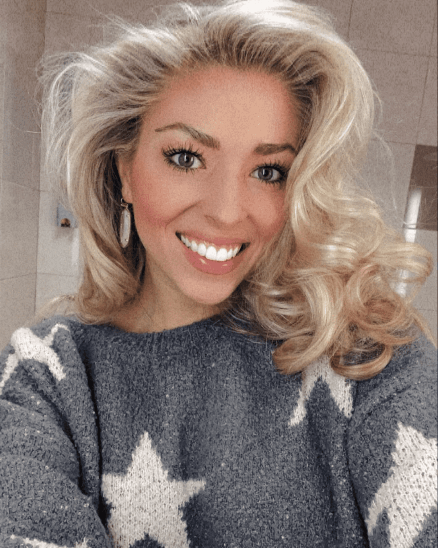 Elegant Voluminous Vintage Curls
