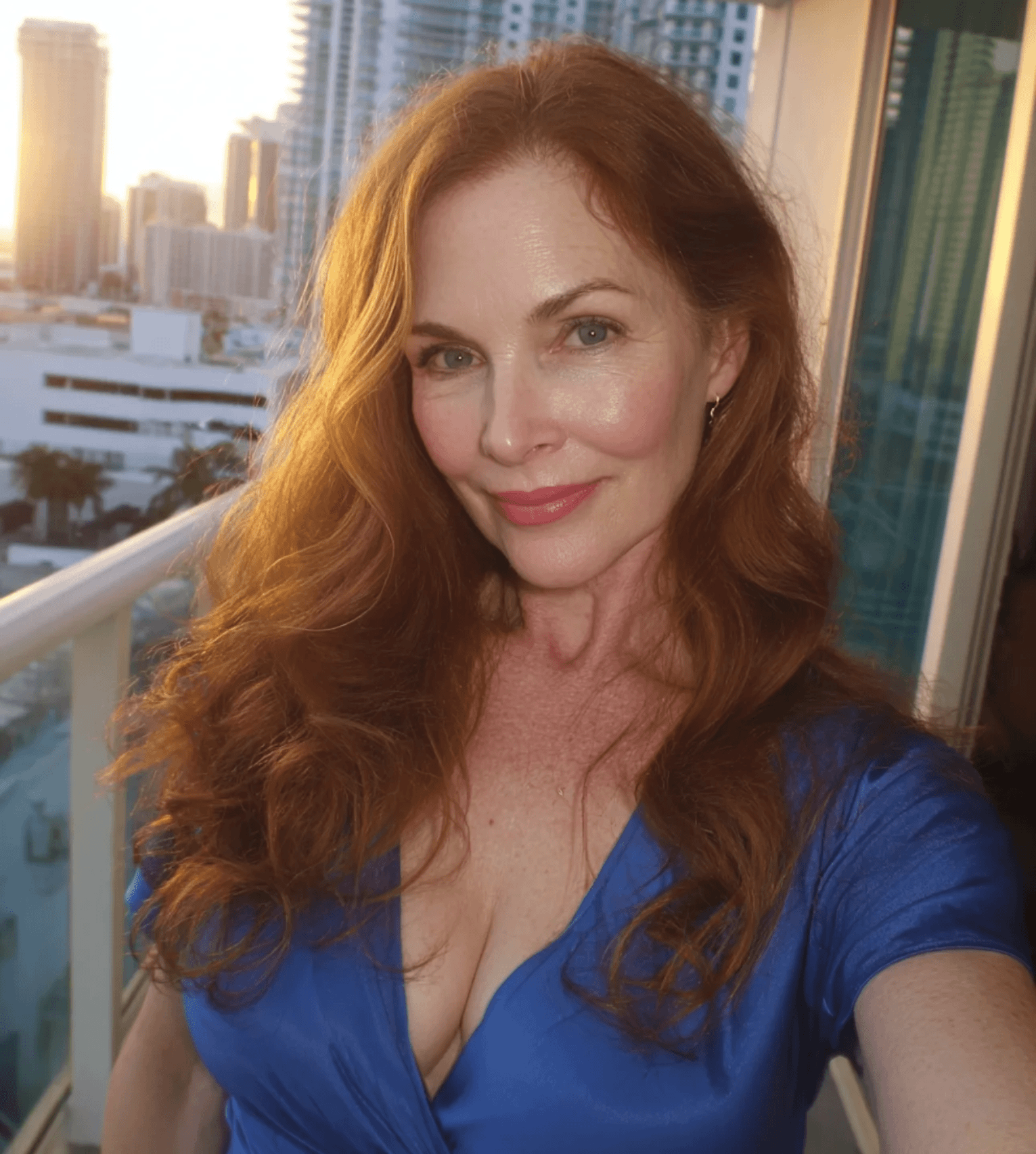 glamorous flowing waves