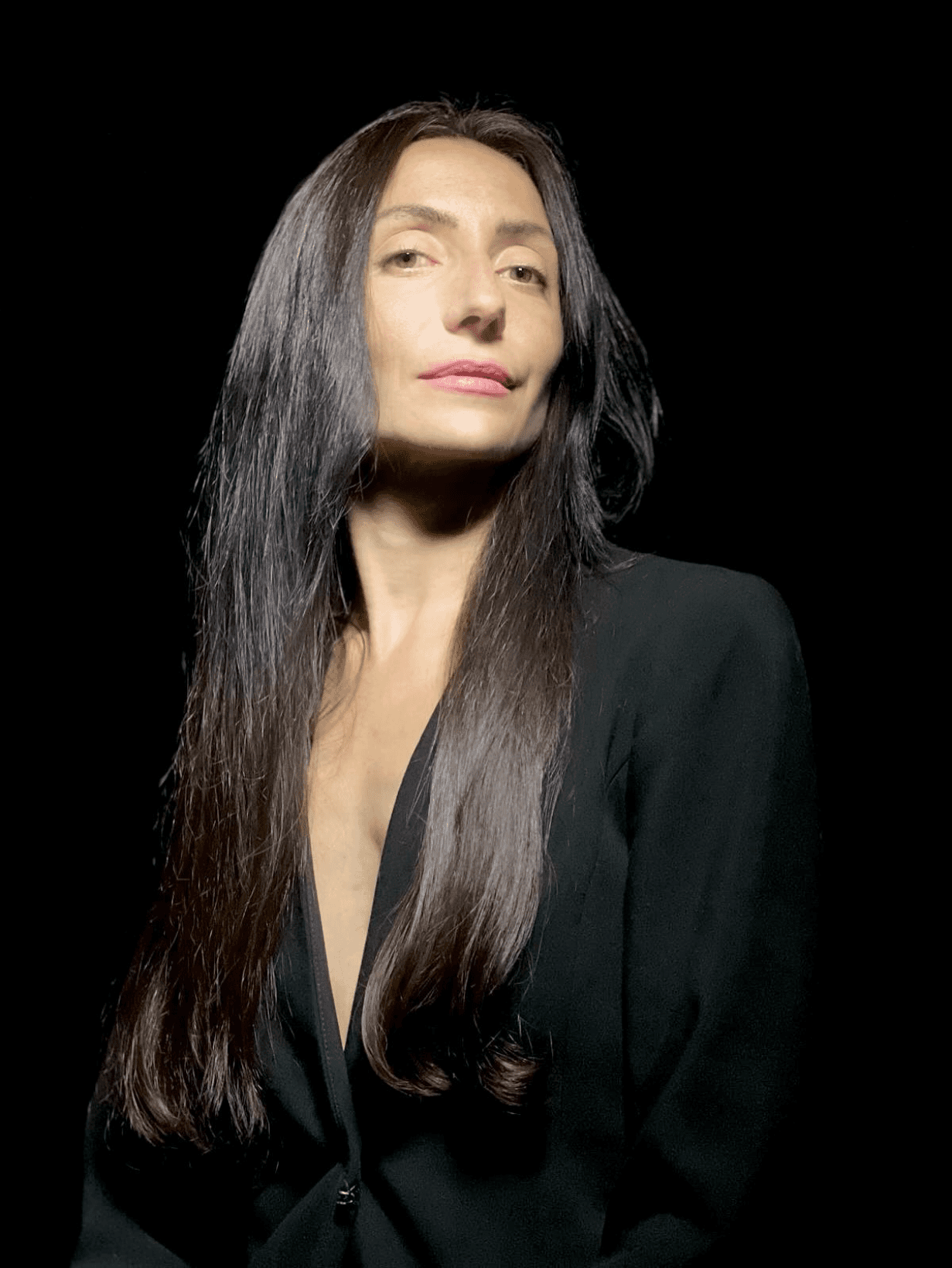 Timeless Straight Hair Elegance