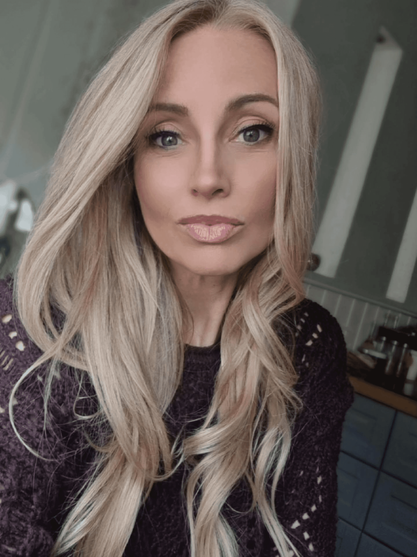 Dimensional Ash Blonde Waves