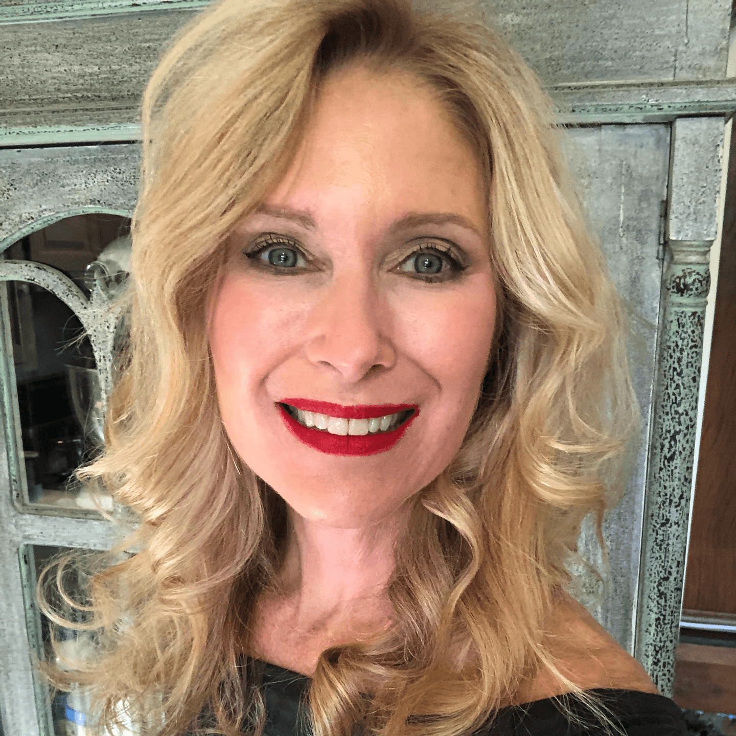 Effortless Romantic Side Curls