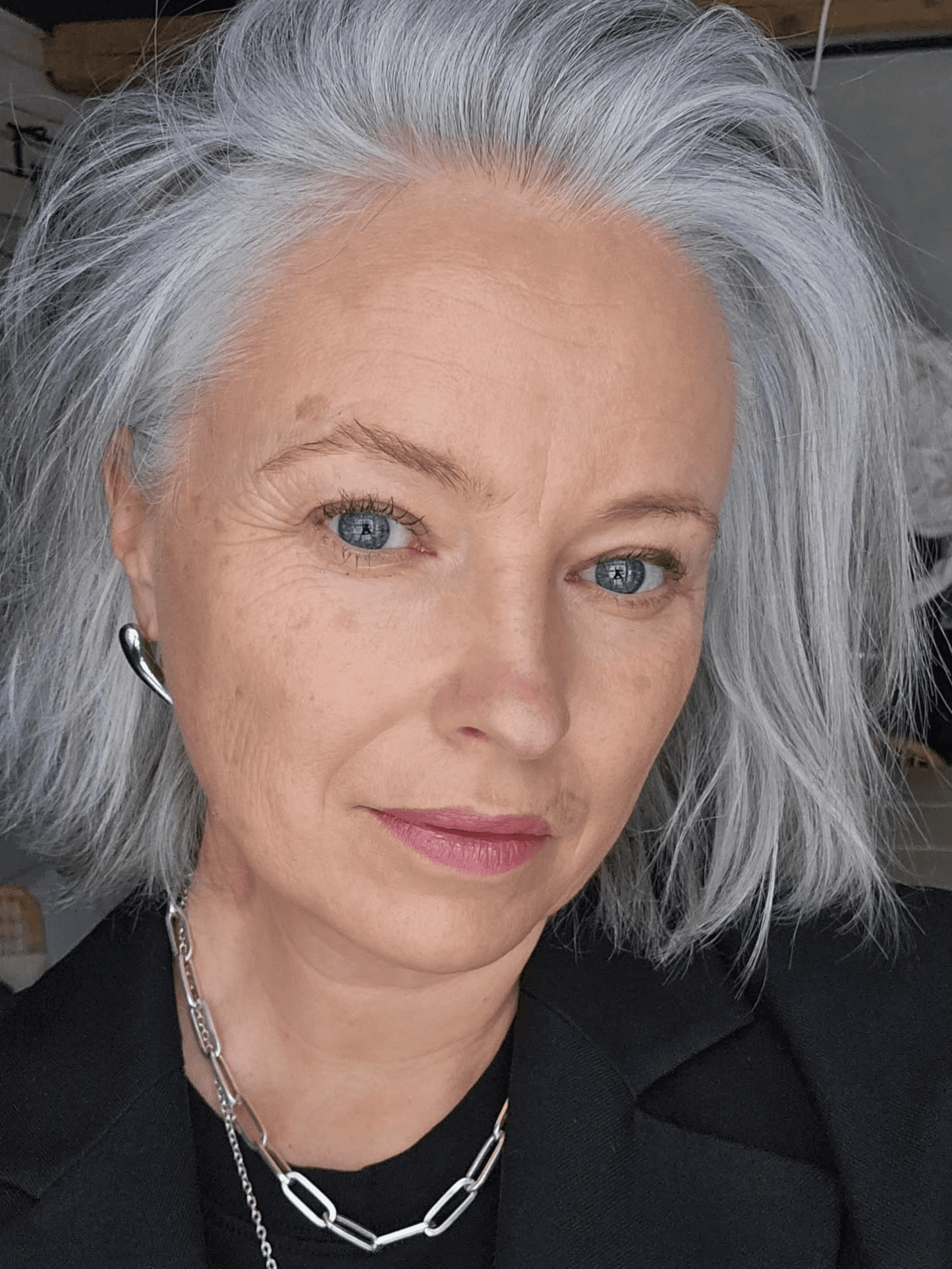 Effortless Silver Gray Bob Effortless Silver Gray Bob