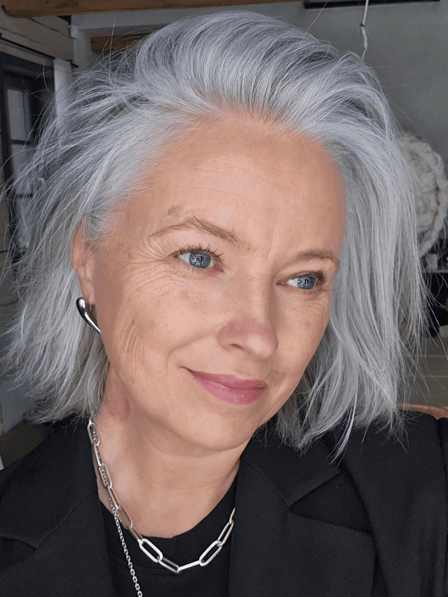 Effortlessly Tousled Silvery Bob Effortlessly Tousled Silvery Bob