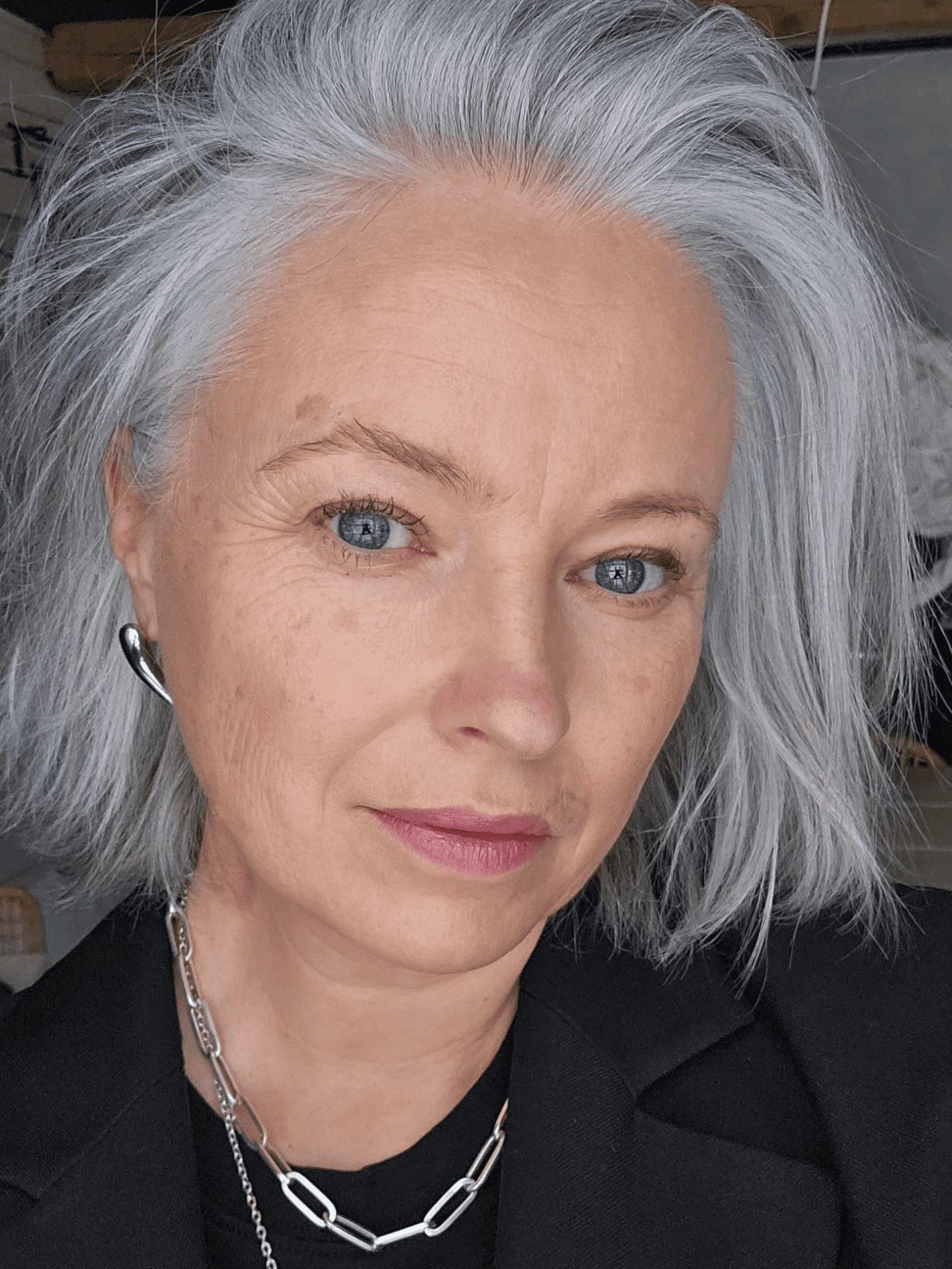 Brushed Back Silver Bob