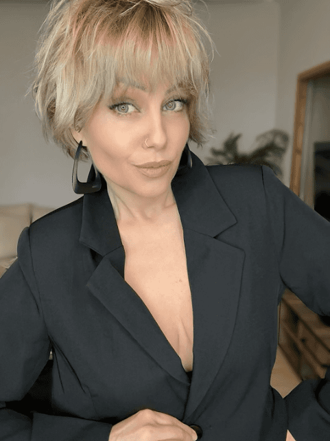 Effortless Rosy Blonde Shag
