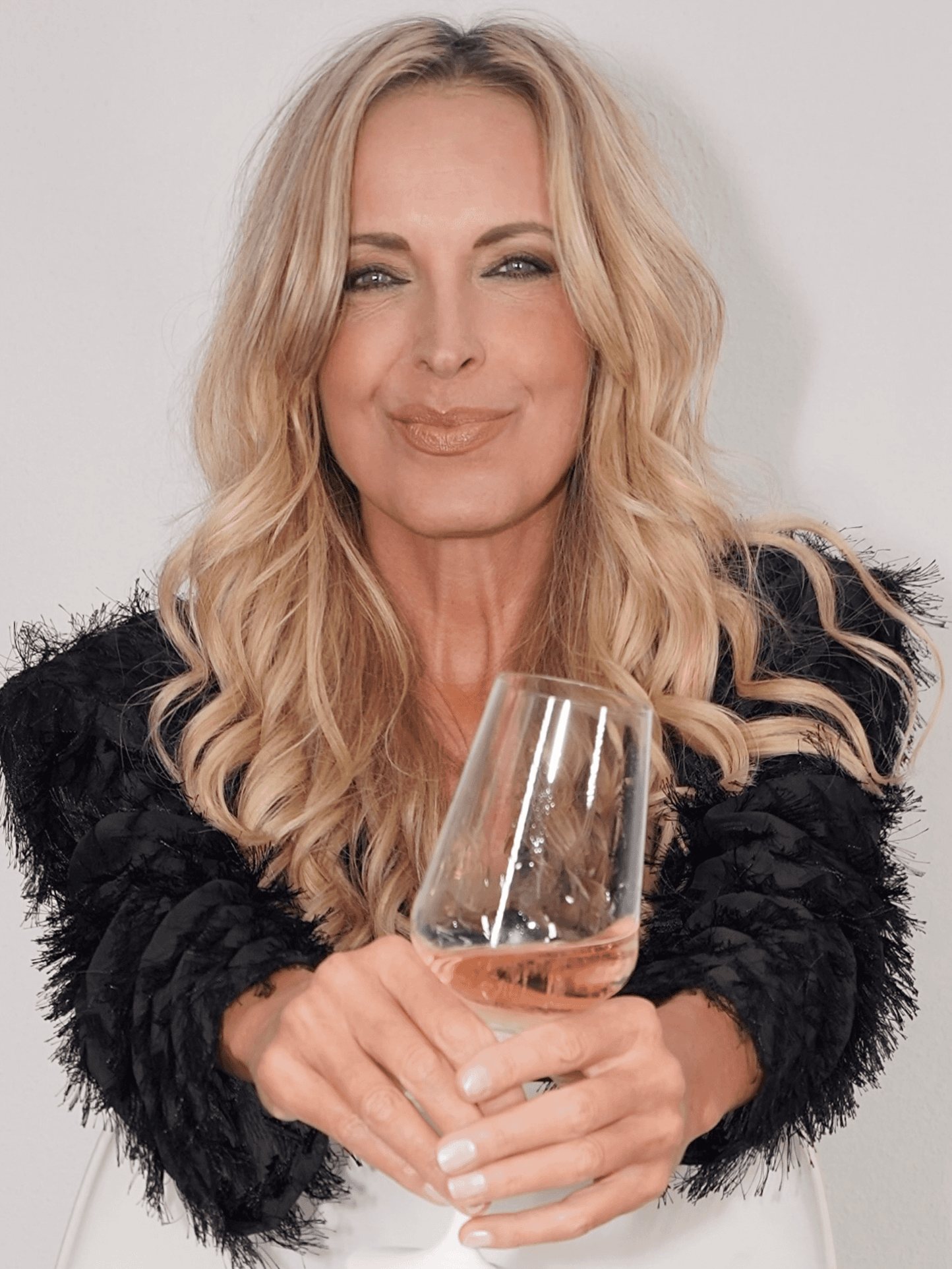Modern Effortless Blonde Waves