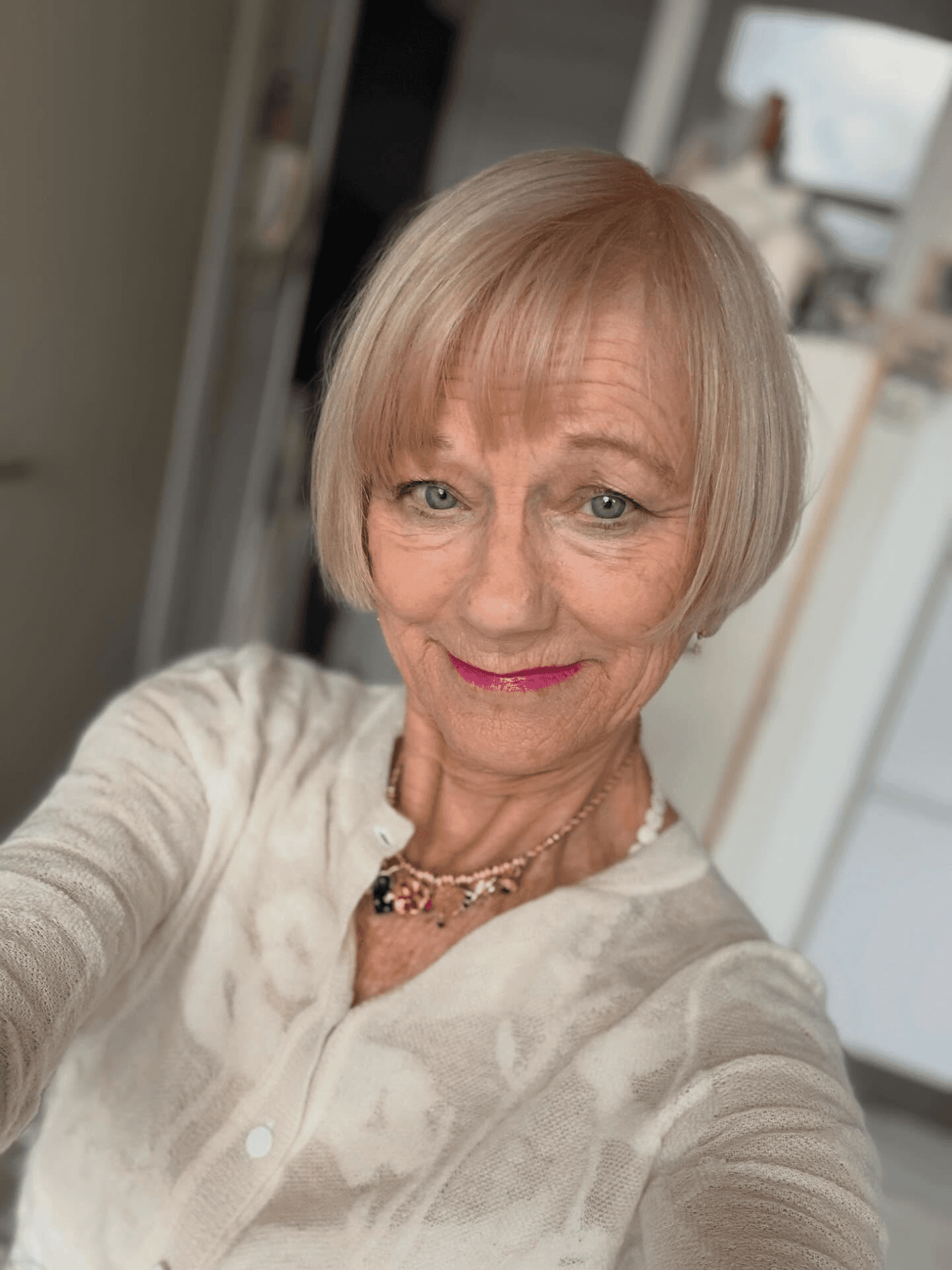 Silky Champagne Blonde Bob