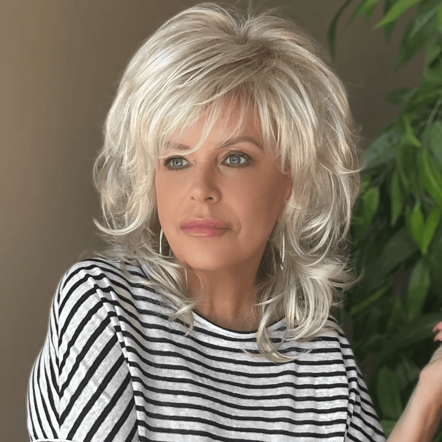 Soft Feathered Wavy Layers