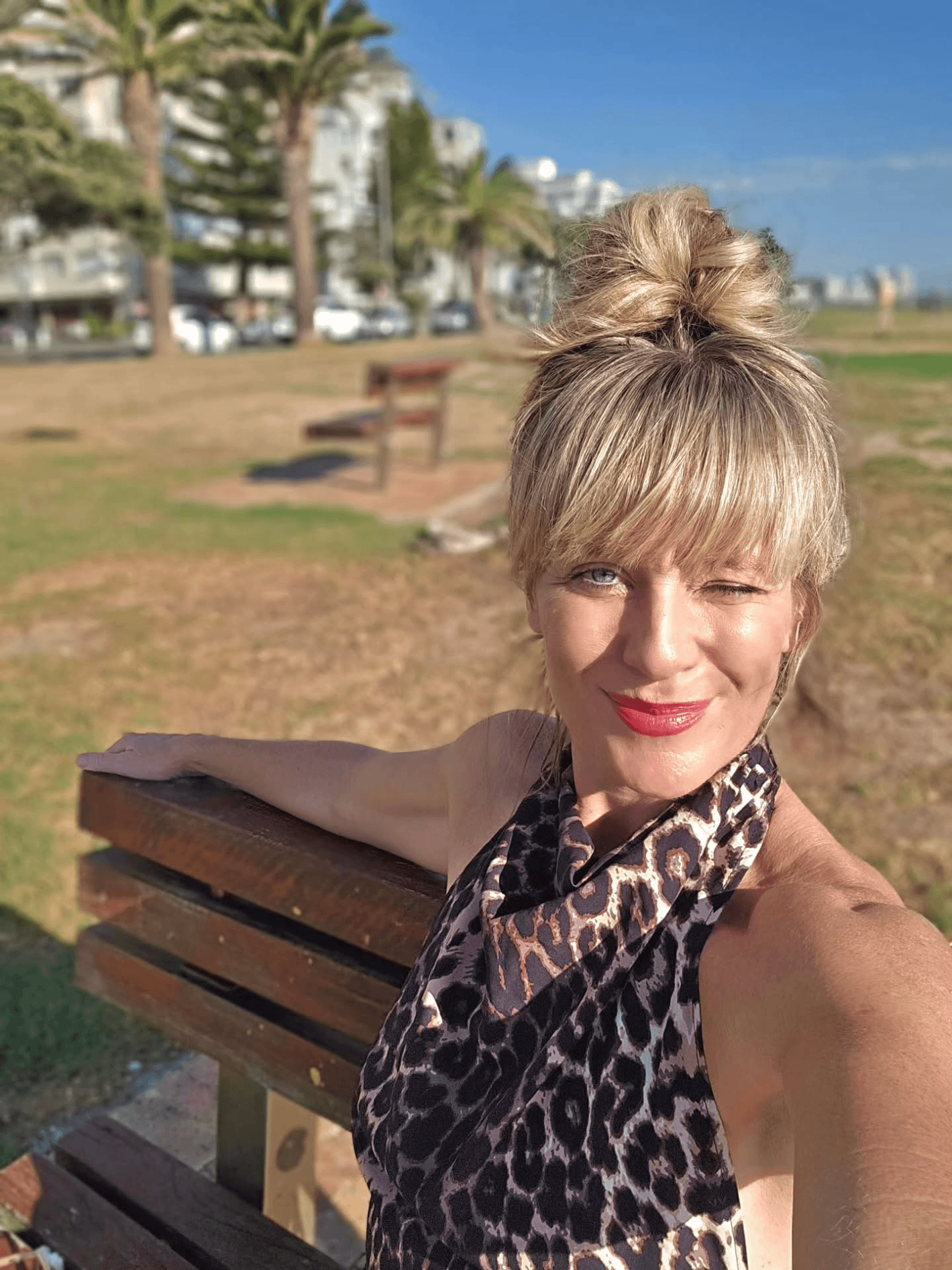 Effortless Blonde Topknot Effortless Blonde Topknot