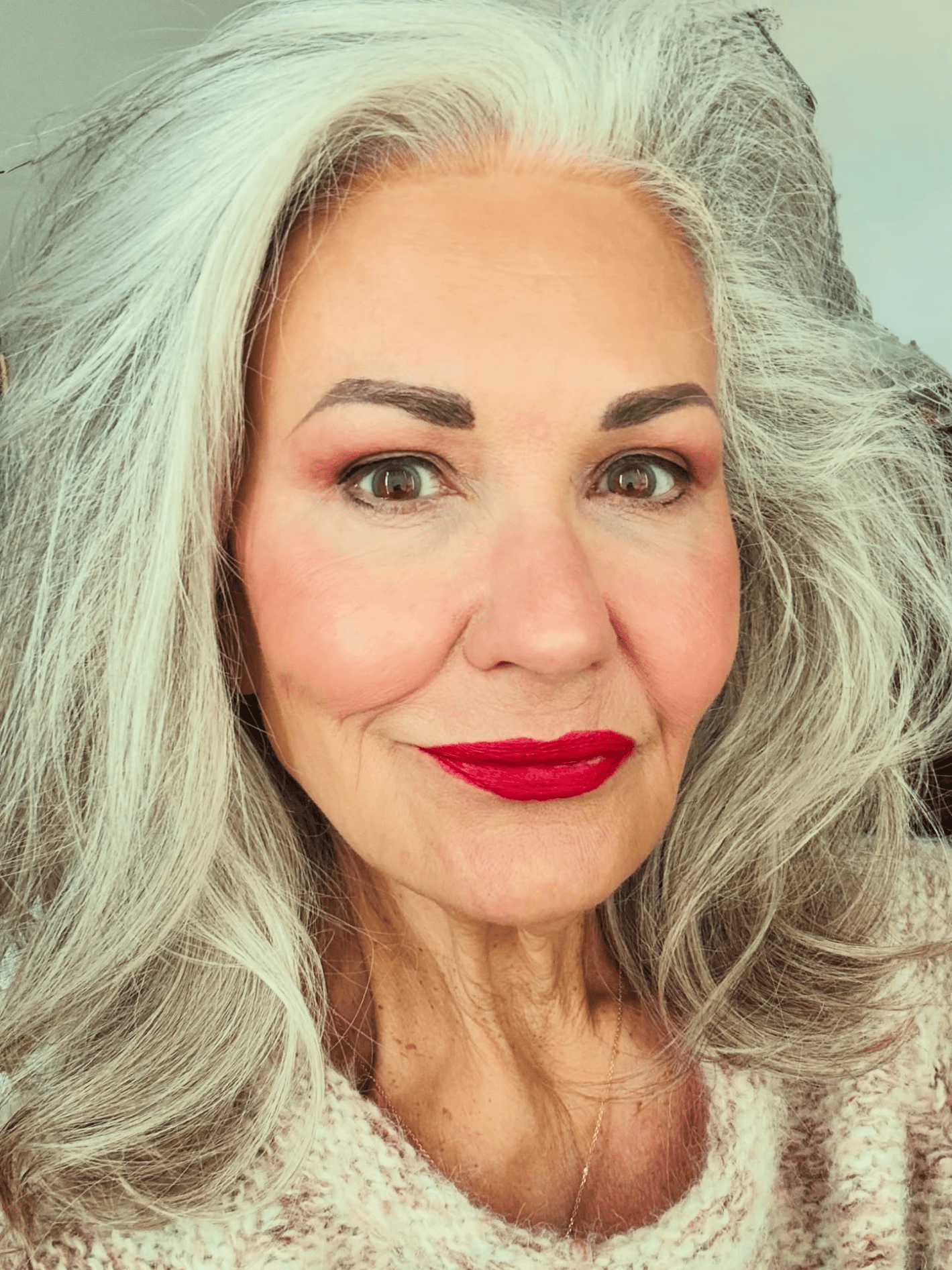 Modern Silver Feathered Blowout Modern Silver Feathered Blowout